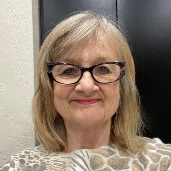 Meet your Posher, Gloria - Picture 1 of 1